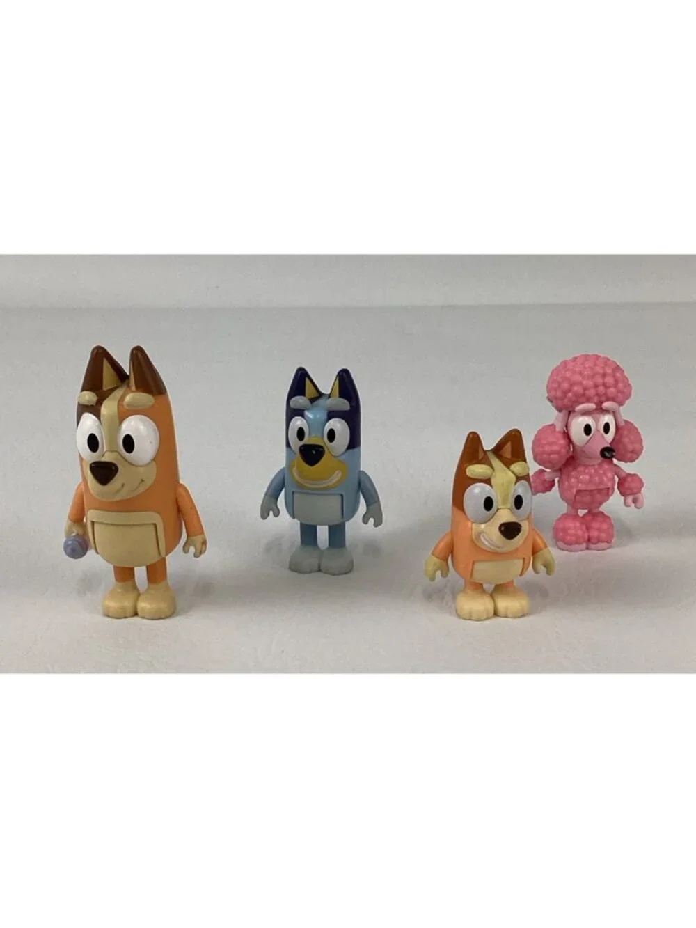 Moose Bluey Heeler Family Car Station Wagon w 4 Figures Bundle Lot Poodle 2018